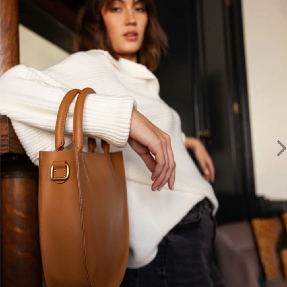 Minor History The Arc II Crossbody Leather Bag - Picture 2 of 7